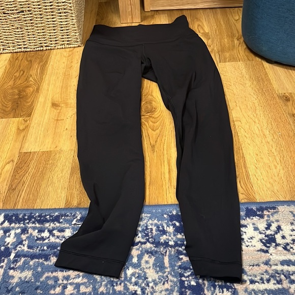 Lululemon Black wunder under Leggings - Picture 4 of 4